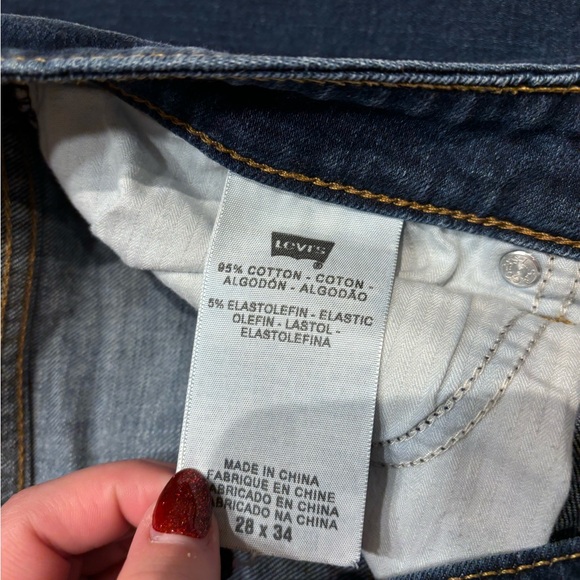 Levi’s Dark Wash Slight Curve Skinny Jeans. Size 28W x 34L. - Picture 4 of 4